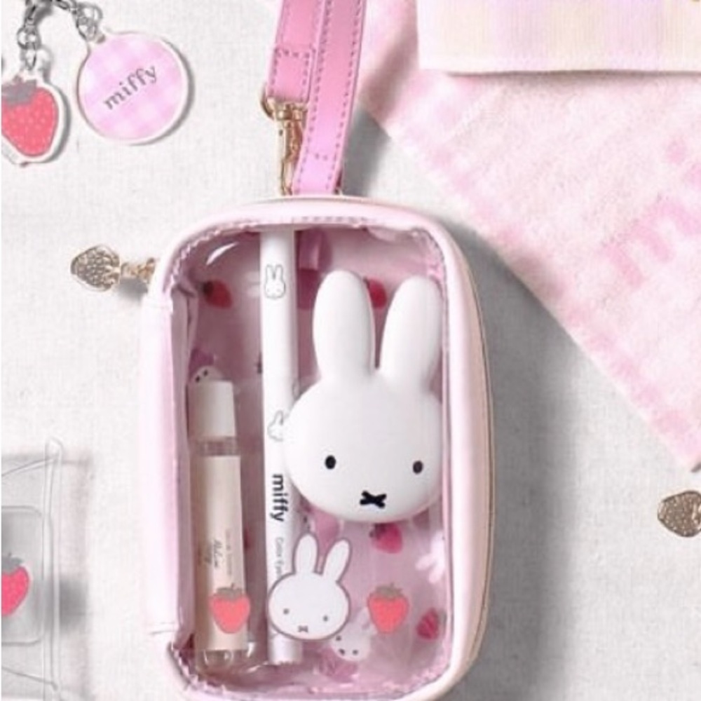Miffy Ichigo Strawberry PVC Pouch Holder